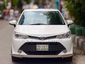 টয়োটা এক্সিও ২০১৬ সাদা