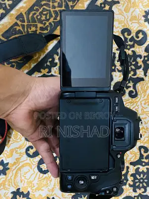 Canon EOS 250D DSLR