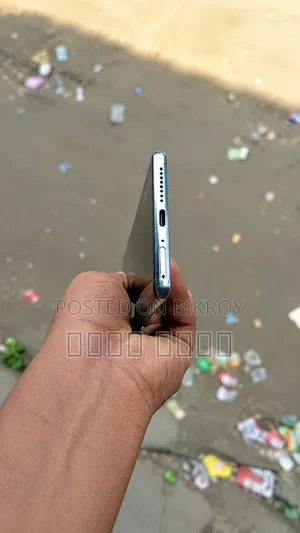 টেকনো ক্যামন ৪০ প্রো ৪জি ২৫৬ জিবি নীল