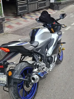 যামাহা আর১৫এম ২০২৩ সিলভার