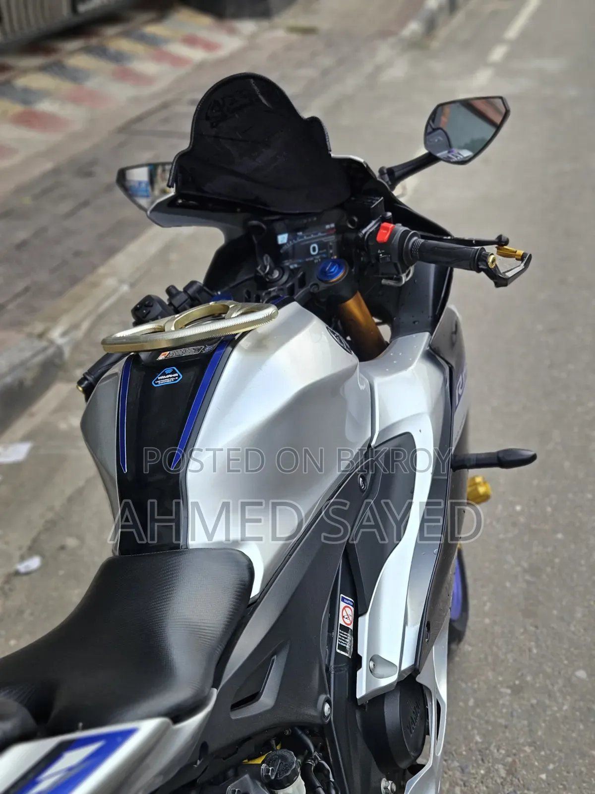যামাহা আর১৫এম ২০২৩ সিলভার