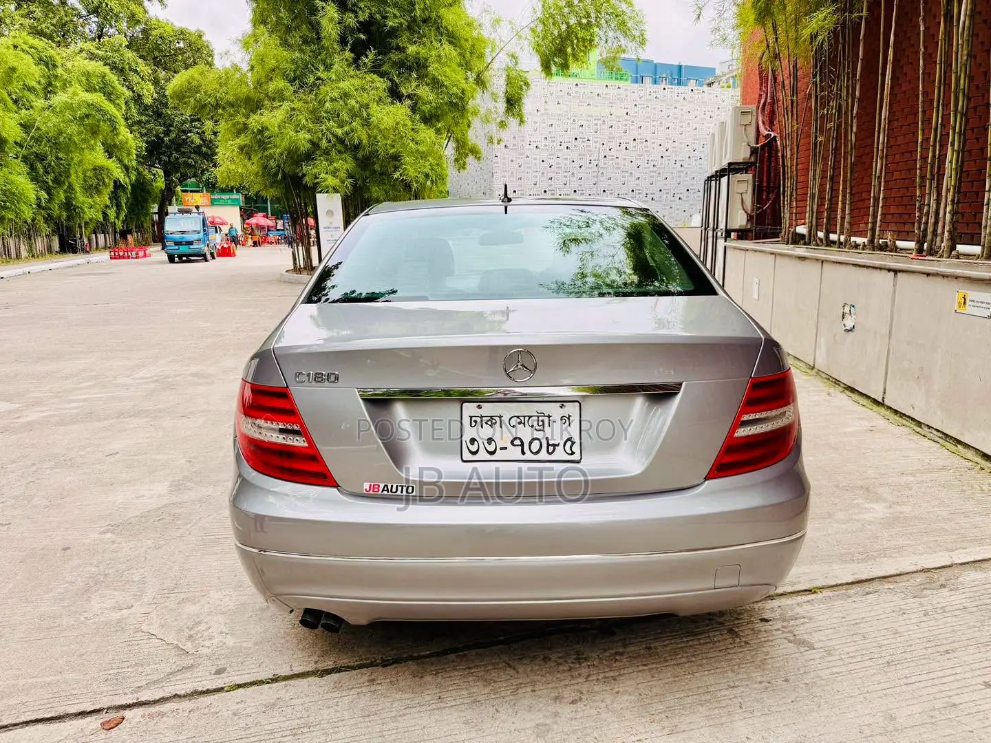 মার্সিডিজ-বেঞ্জ সি১৮০ ২০১১ সিলভার