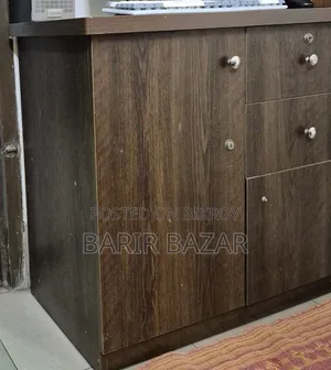 অফিস টেবিল