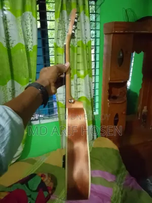 Ukulele. Those who want to take, please come to the inbox