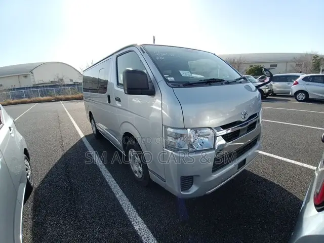 Toyota HiAce 2022 Silver