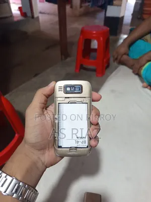 নোকিয়া ই৭২ গোল্ড