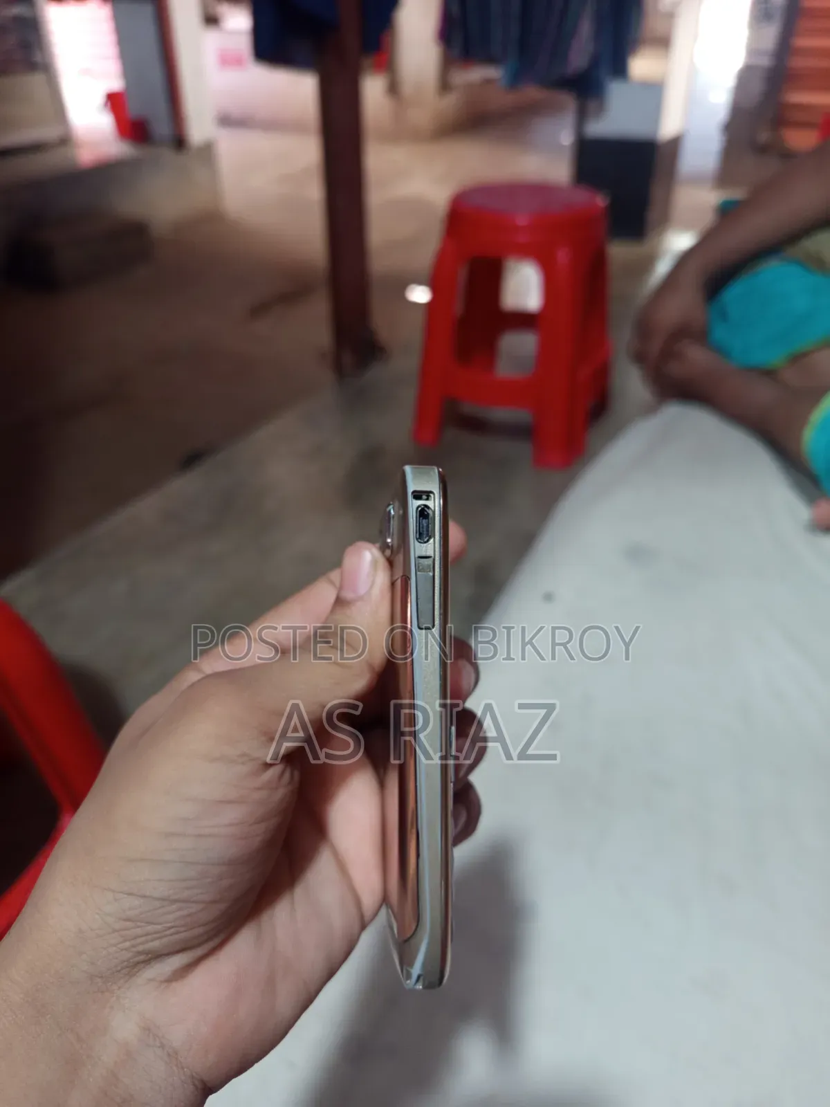 নোকিয়া ই৭২ গোল্ড