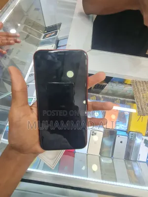 Apple iPhone 11 128 GB Red