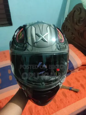 অ্যাক্সর এপেক্স ভেনোমাস হেলমেট