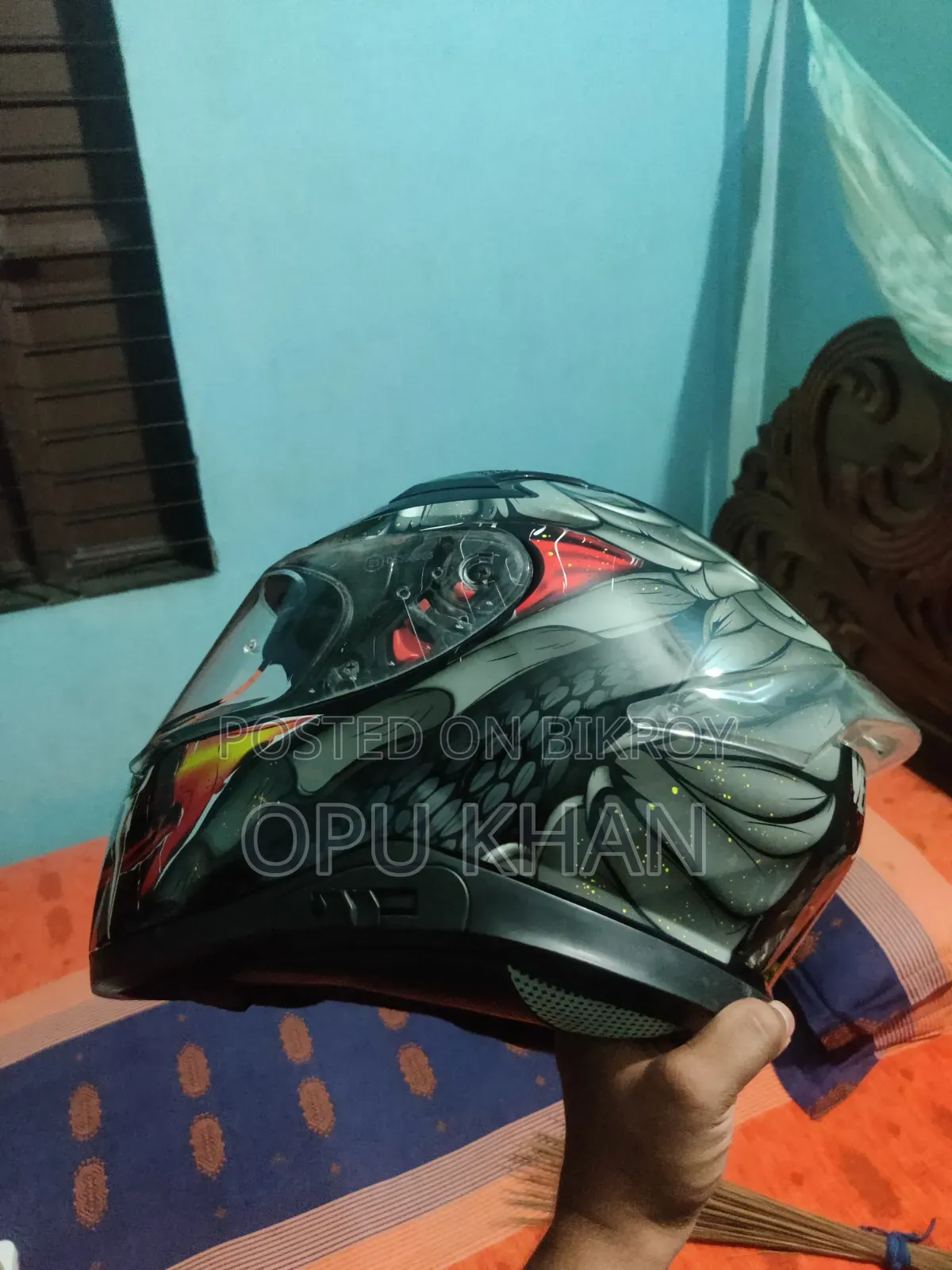 অ্যাক্সর এপেক্স ভেনোমাস হেলমেট