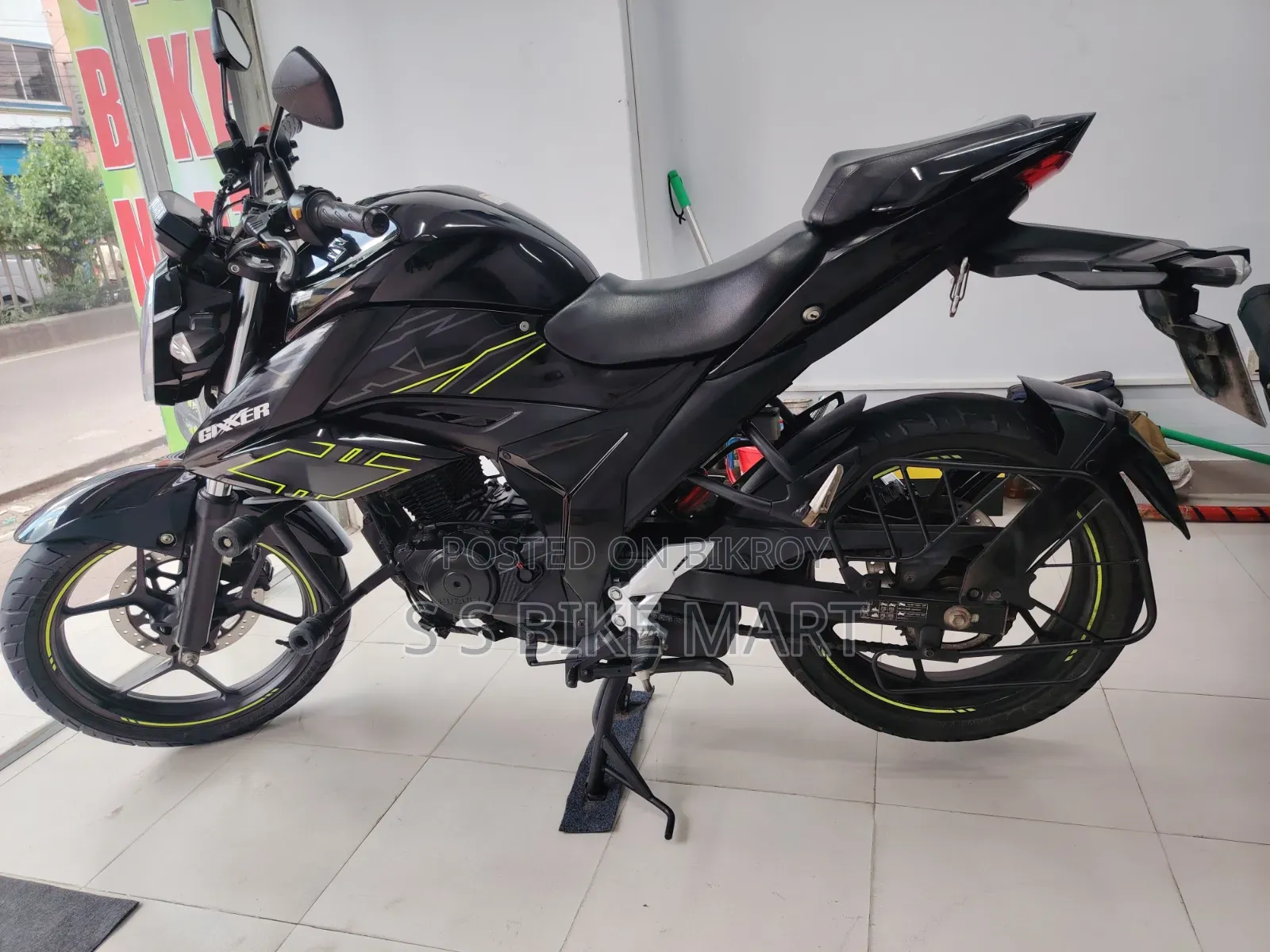 Suzuki Gixxer 2024 Black