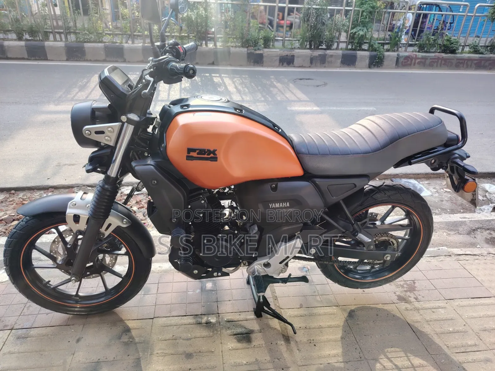 নতুন ইয়ামাহা এফজেড-এক্স ২০২৫ কমলা