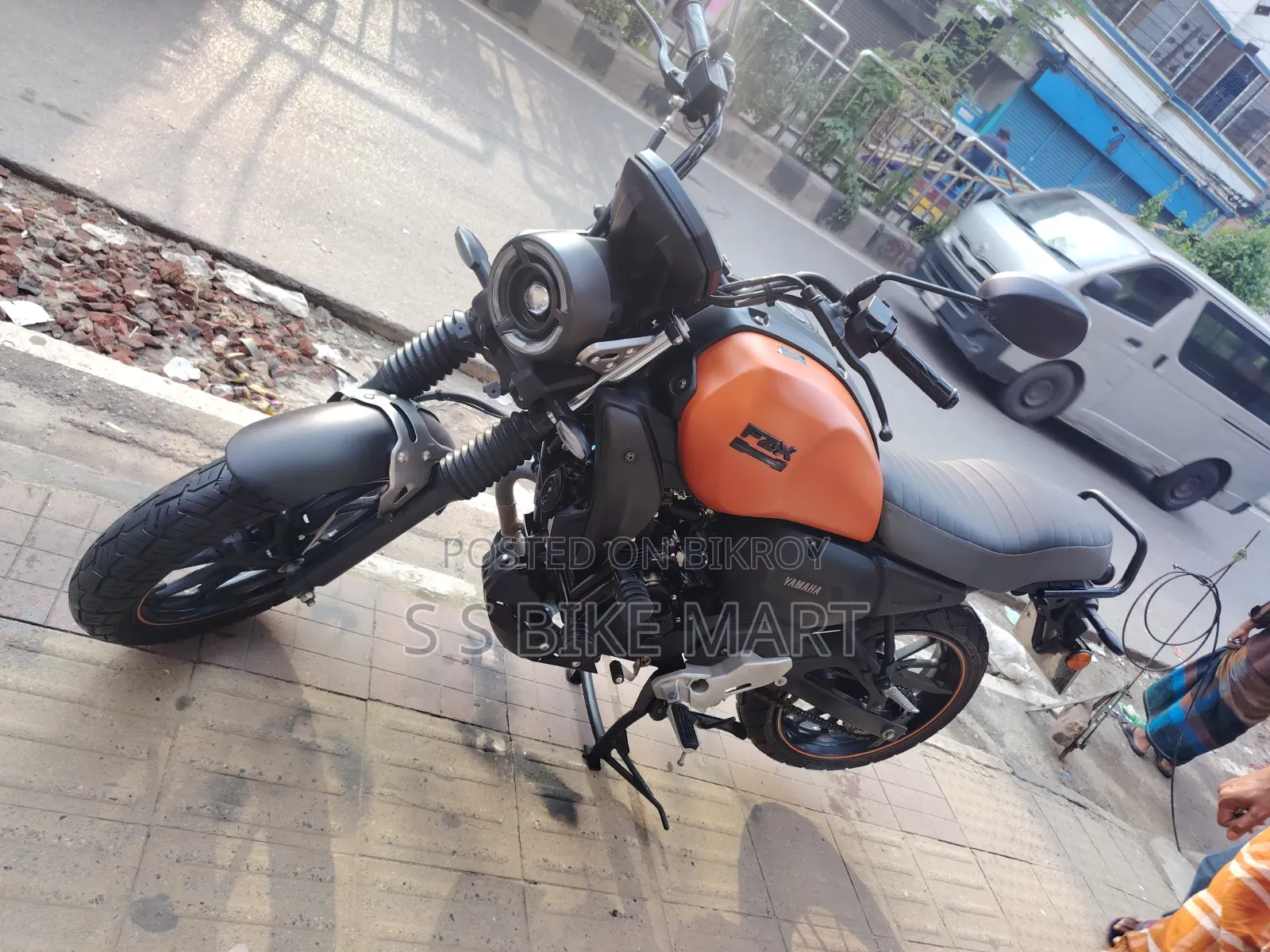 নতুন ইয়ামাহা এফজেড-এক্স ২০২৫ কমলা