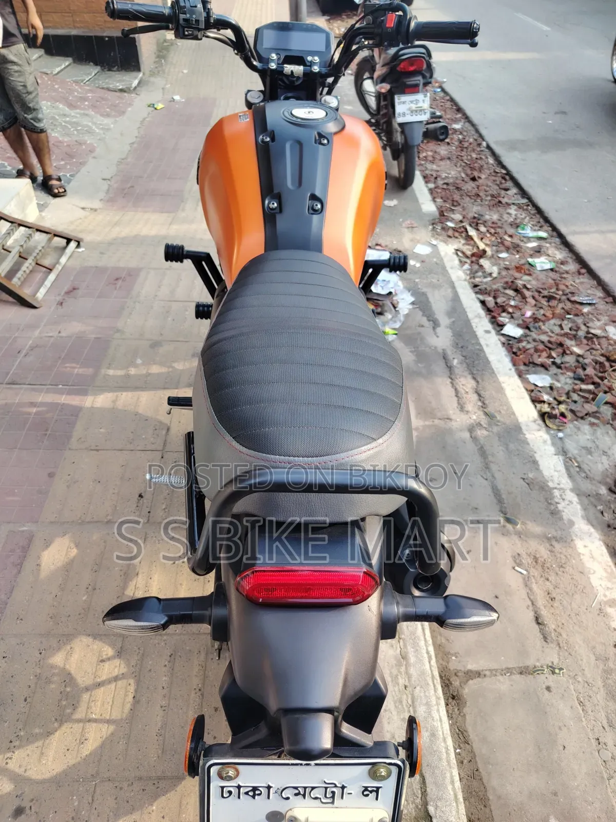 নতুন ইয়ামাহা এফজেড-এক্স ২০২৫ কমলা