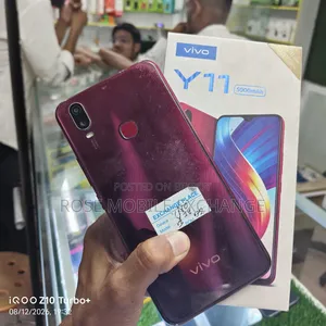 ভিভো ৩২ জিবি লাল