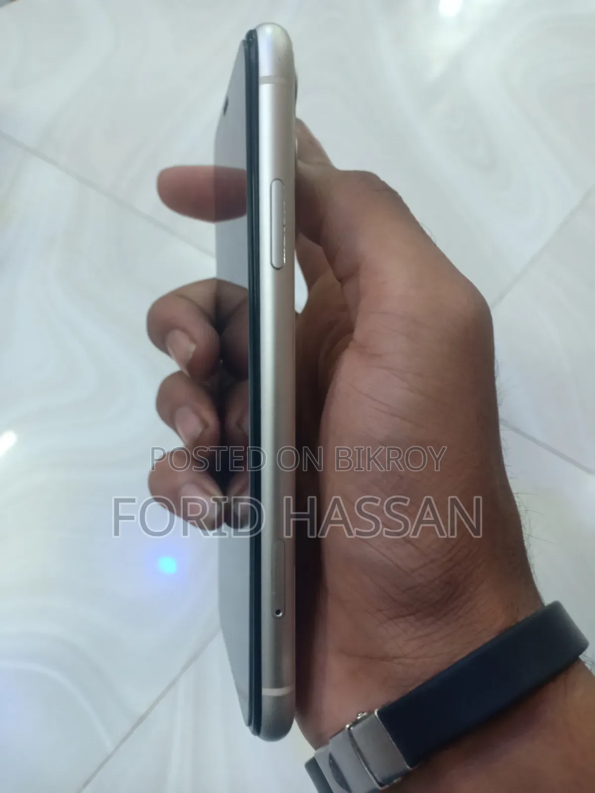 অ্যাপল আইফোন ১১ ১২৮ জিবি হোয়াইট