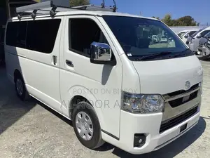 Toyota HiAce 2021