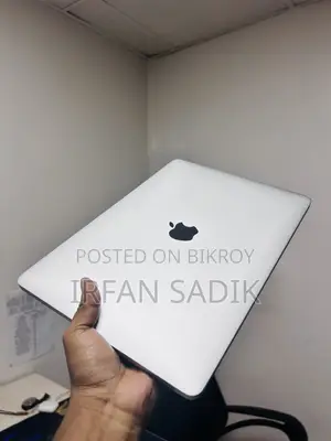 Laptop Apple MacBook Pro 2020 M1 8GB Apple M1 SSD 256GB