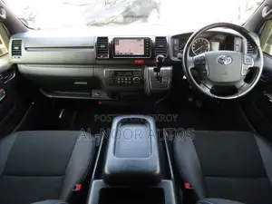 Toyota HiAce 2021