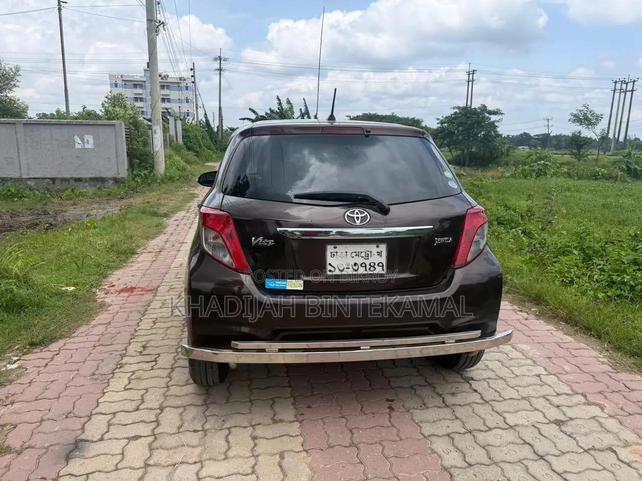 টয়োটা ভিটজ ১.৩ অল-হুইল ড্রাইভ ৫-ডোর ২০১২ ব্রাউন