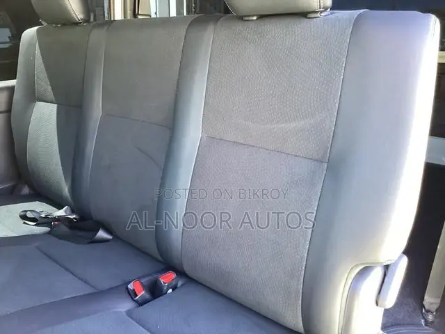 Toyota HiAce 2021