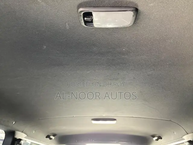 Toyota HiAce 2021