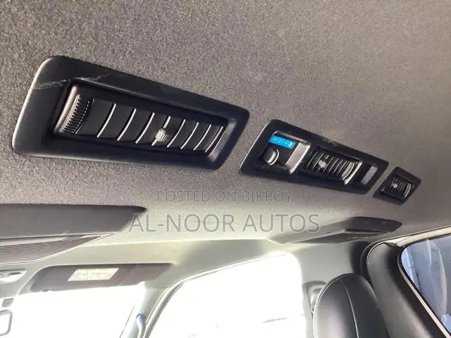 Toyota HiAce 2021