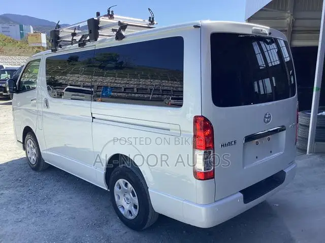Toyota HiAce 2021