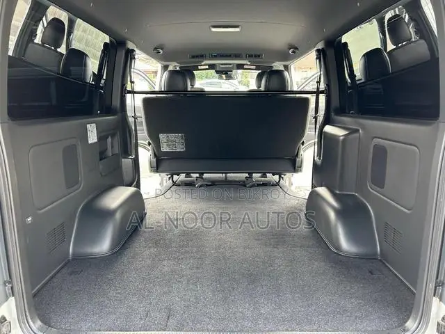 Toyota HiAce 2021
