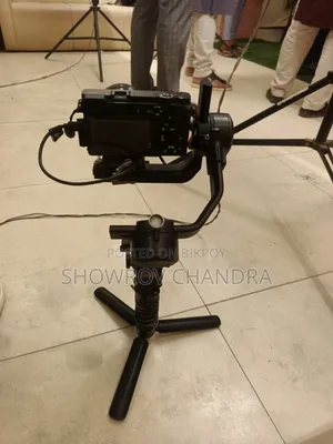 DJI RSC 2 and Sony A6500 (Kit Lens).