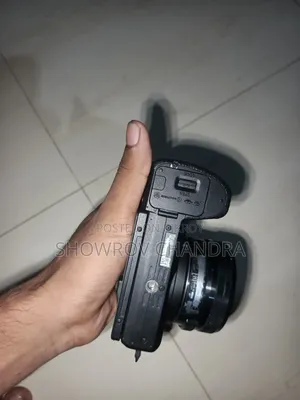 DJI RSC 2 and Sony A6500 (Kit Lens).
