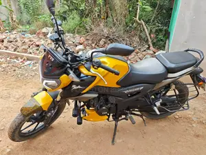 TVS Raider 125 2022 Yellow