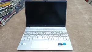 New Laptop HP 15s 8GB Intel Core i3 HDD 500GB