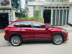 টয়োটা করোল্লা ক্রস ১.৮ হাইব্রিড এসিডব্লিউডি ২০২২ রেড