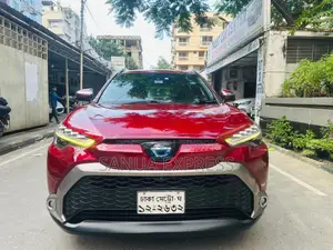 টয়োটা করোল্লা ক্রস ১.৮ হাইব্রিড এসিডব্লিউডি ২০২২ রেড