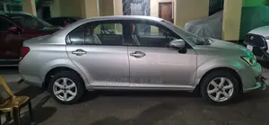 টয়োটা এক্সিও ২০১২ সিলভার