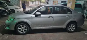 টয়োটা এক্সিও ২০১২ সিলভার