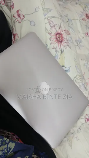 Laptop Apple MacBook 6GB Apple M3 SSD 60GB