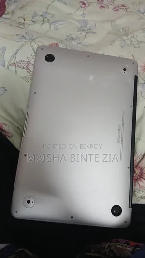 Laptop Apple MacBook 6GB Apple M3 SSD 60GB