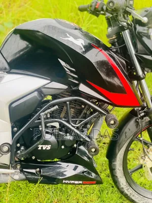 TVS Apache RTR 160 4V 2024 Black