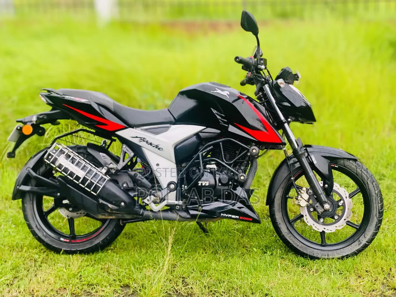TVS Apache RTR 160 4V 2024 Black