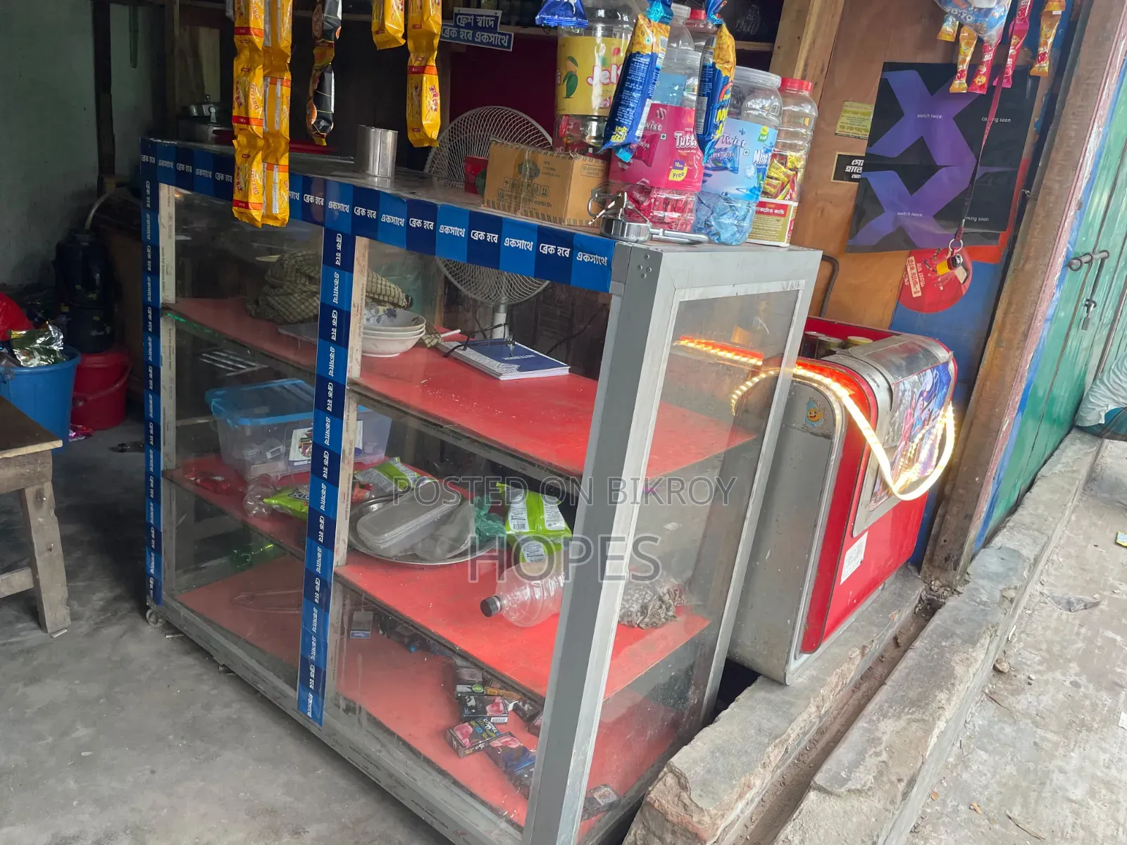 Shop showcase used