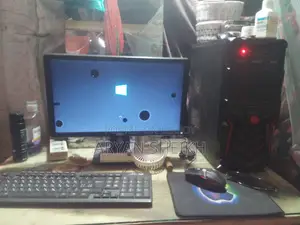 Desktop Computer 4gb HDD 500gb