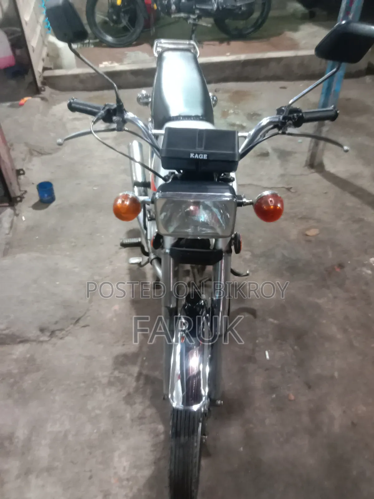 হোন্ডা ১৯৯৮ সাদা