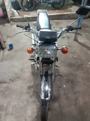 হোন্ডা ১৯৯৮ সাদা