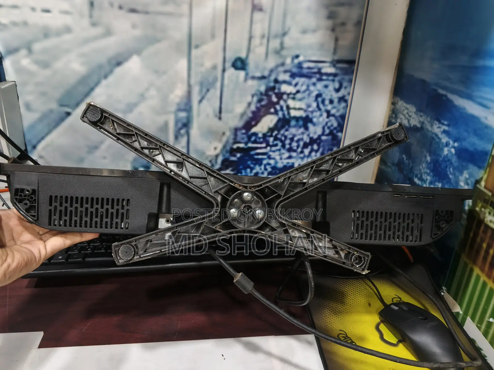 Walton W24D20 24" LED Monitor for Sale