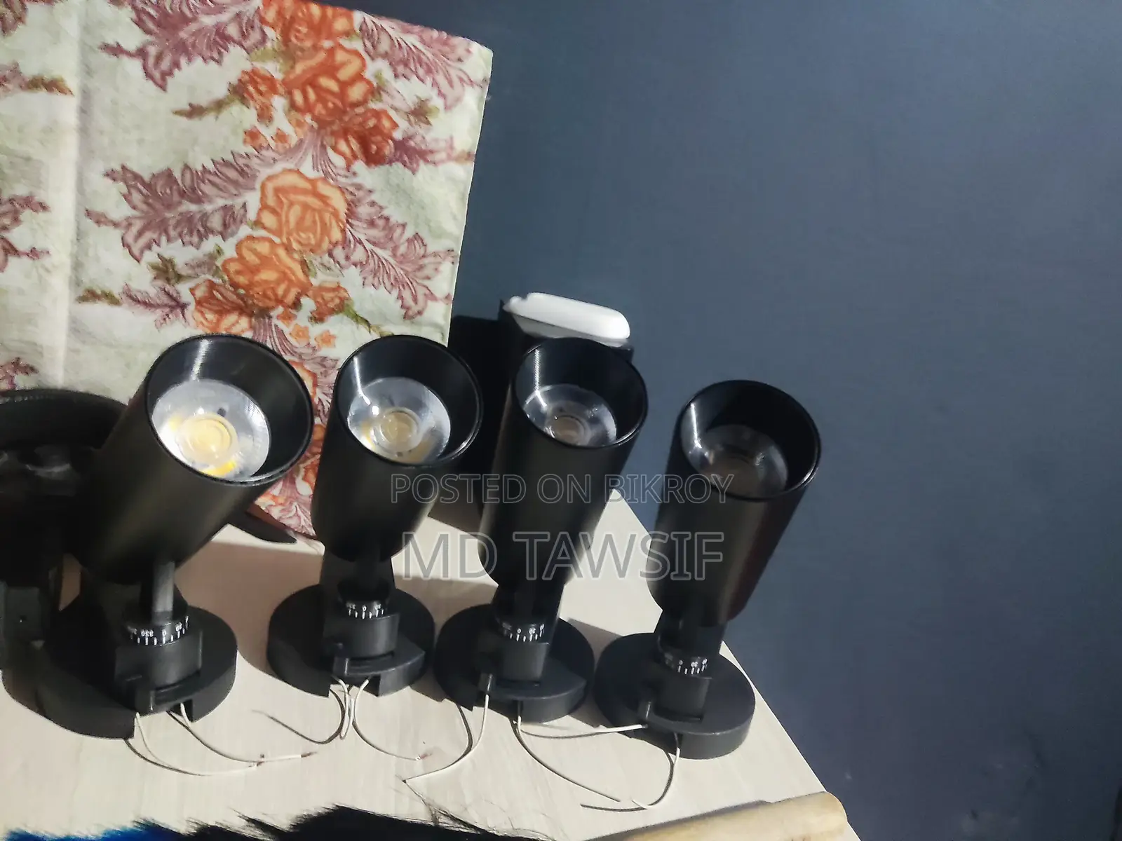LED Track Lights for Sale Metal Body, New Condition (4 Pieces)