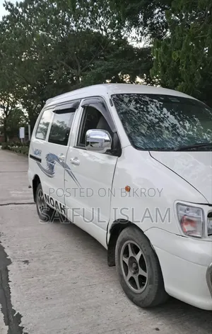 Toyota Noah 2004 White