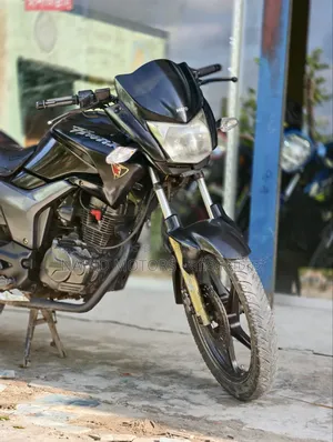 Hero Hunk 2012 Black