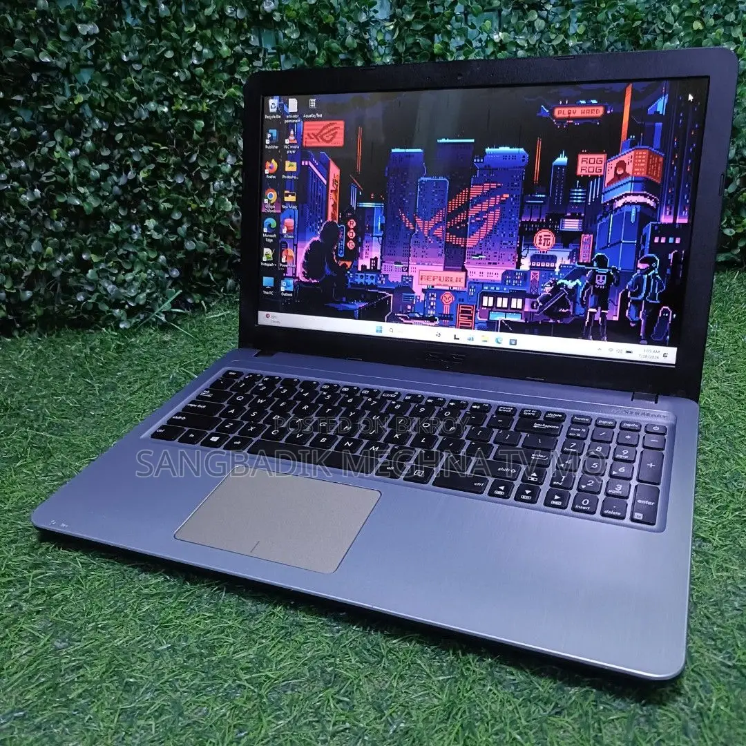 Laptop ASUS 3GB Intel SSD 256GB